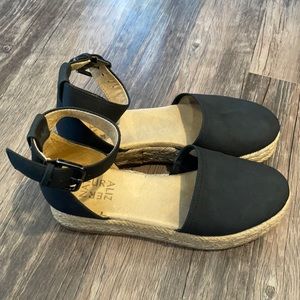 Platform black espadrilles